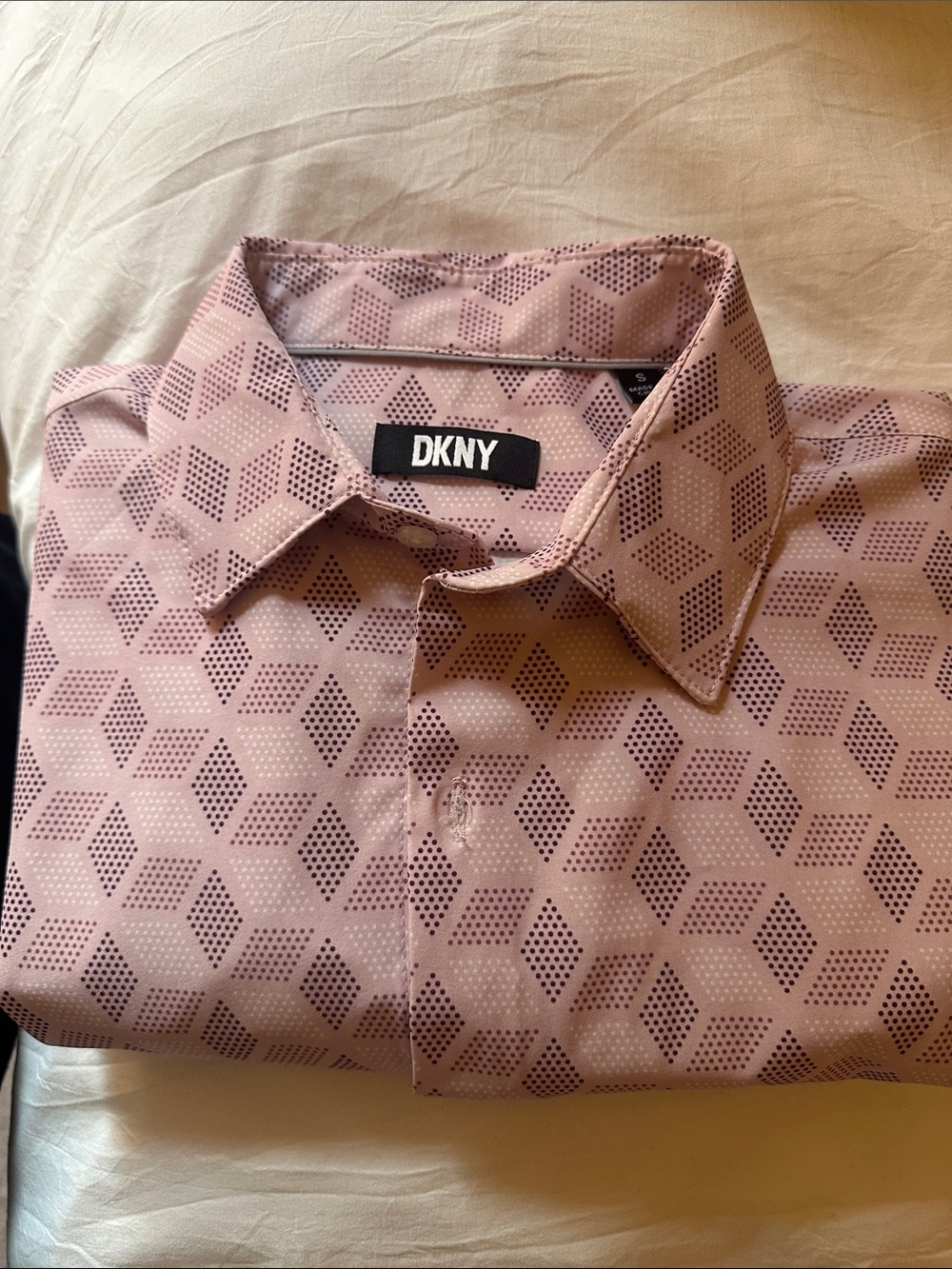 DKNY Men's Light Pink/Lavender Geometric Short Sleeve Button-Up Shirt